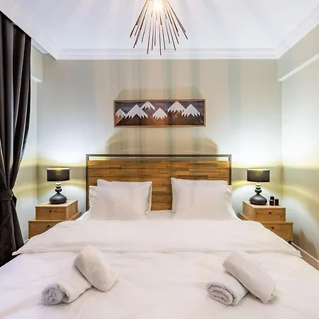 Modern And Well Designed Near Public Transportation In Maltepe Apartment