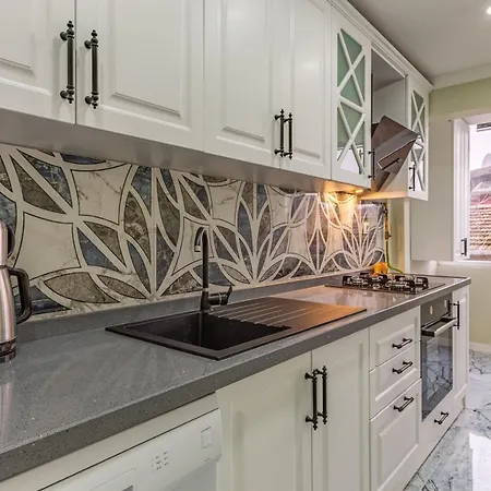 Apartment Modern And Well Designed Near Public Transportation In Maltepe
