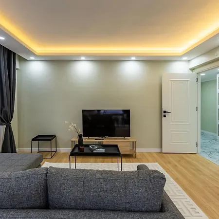 Modern And Well Designed Near Public Transportation In Maltepe Apartment Istanbul