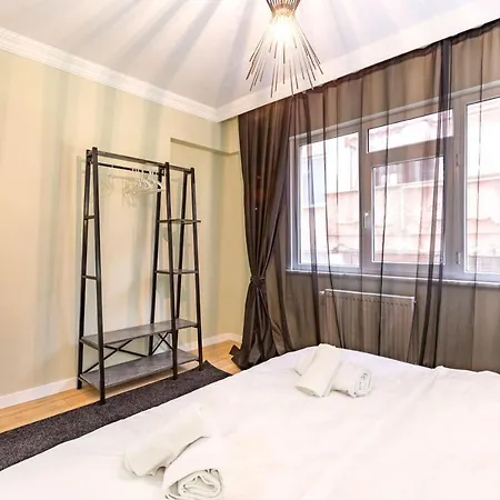 Apartment Modern And Well Designed Near Public Transportation In Maltepe